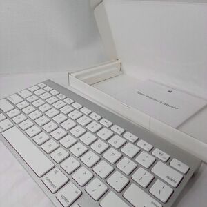 Apple Ergonomic Wireless Keyboard Bluetooth MC184LLA Silver Lightweight NIB